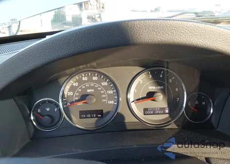 2010 Jeep Grand Cherokee Laredo z USA, uszkodzony, nr VIN 1J4PR4GK2AC120654